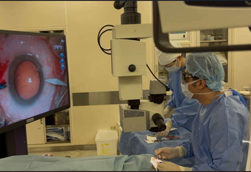 手術室・眼科手術の様子